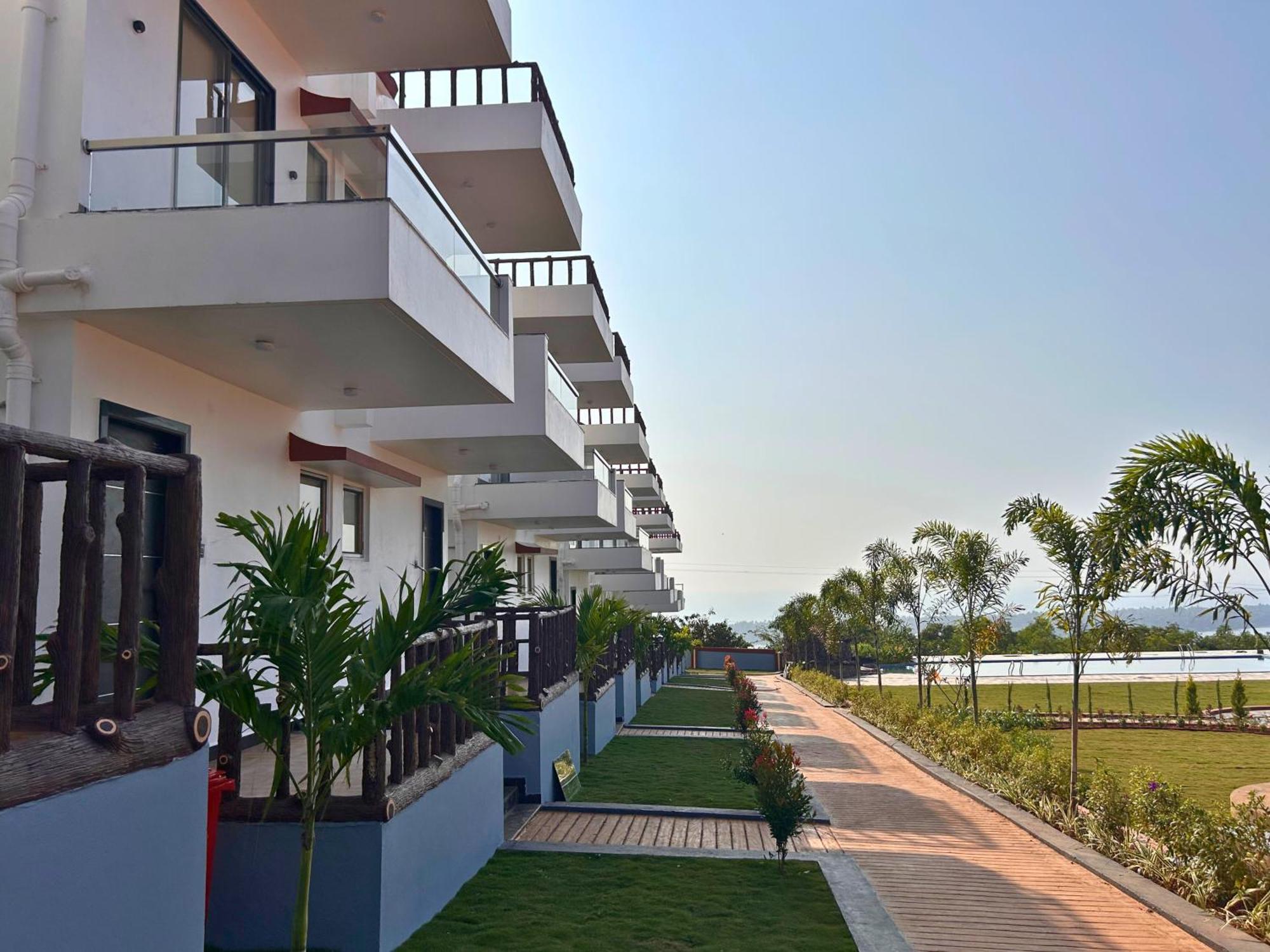 Baywatch Resort Bhogave Beach Vengurla Exterior photo